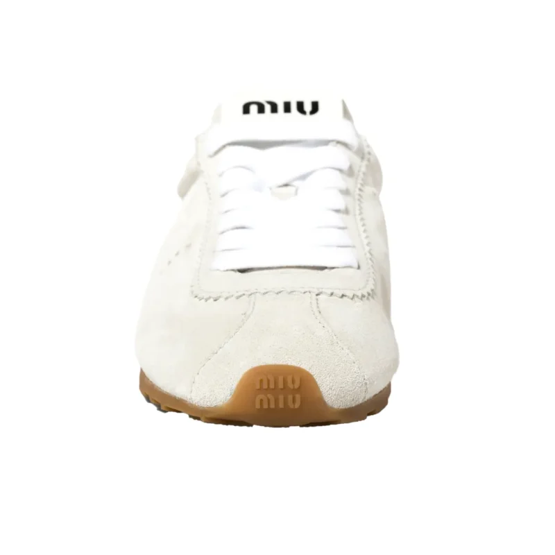 حذاء Miu Miu Plume Suede باللون الأبيض من New Balance