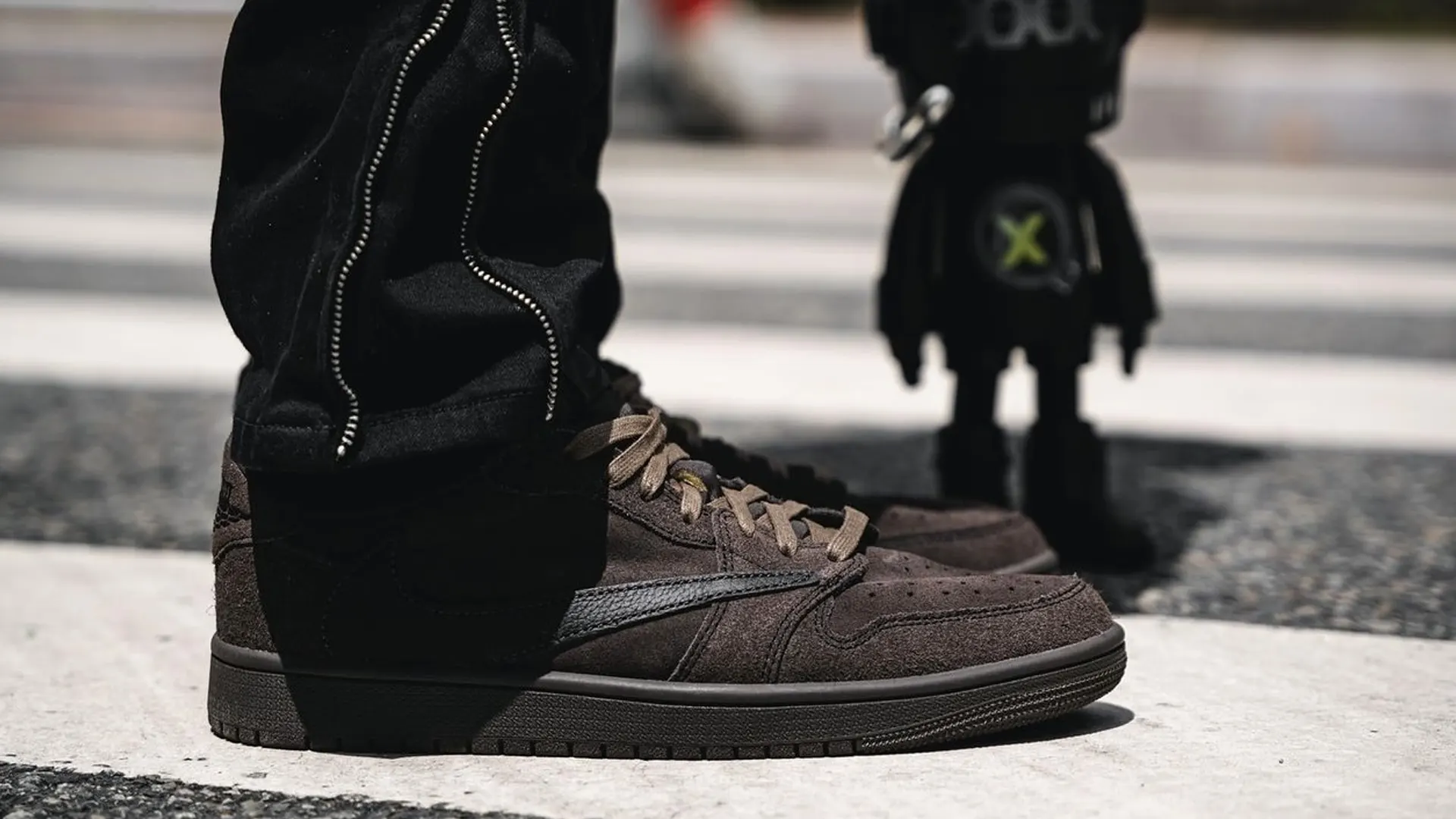 Travis Scott x Air Jordan 1 Retro Low OG SP ‘Velvet Brown’