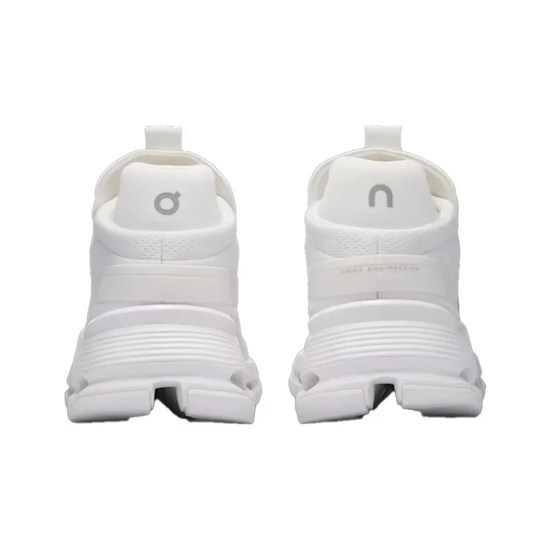 حول تشغيل Cloudnova 2 'All White'