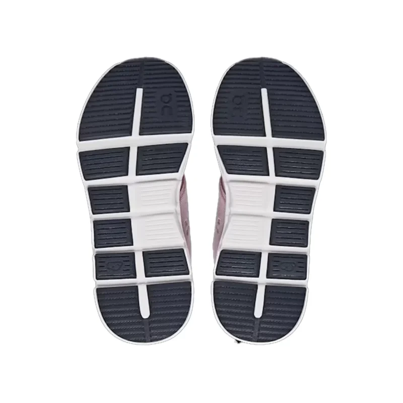 on running Cloud Play Zephyr | White